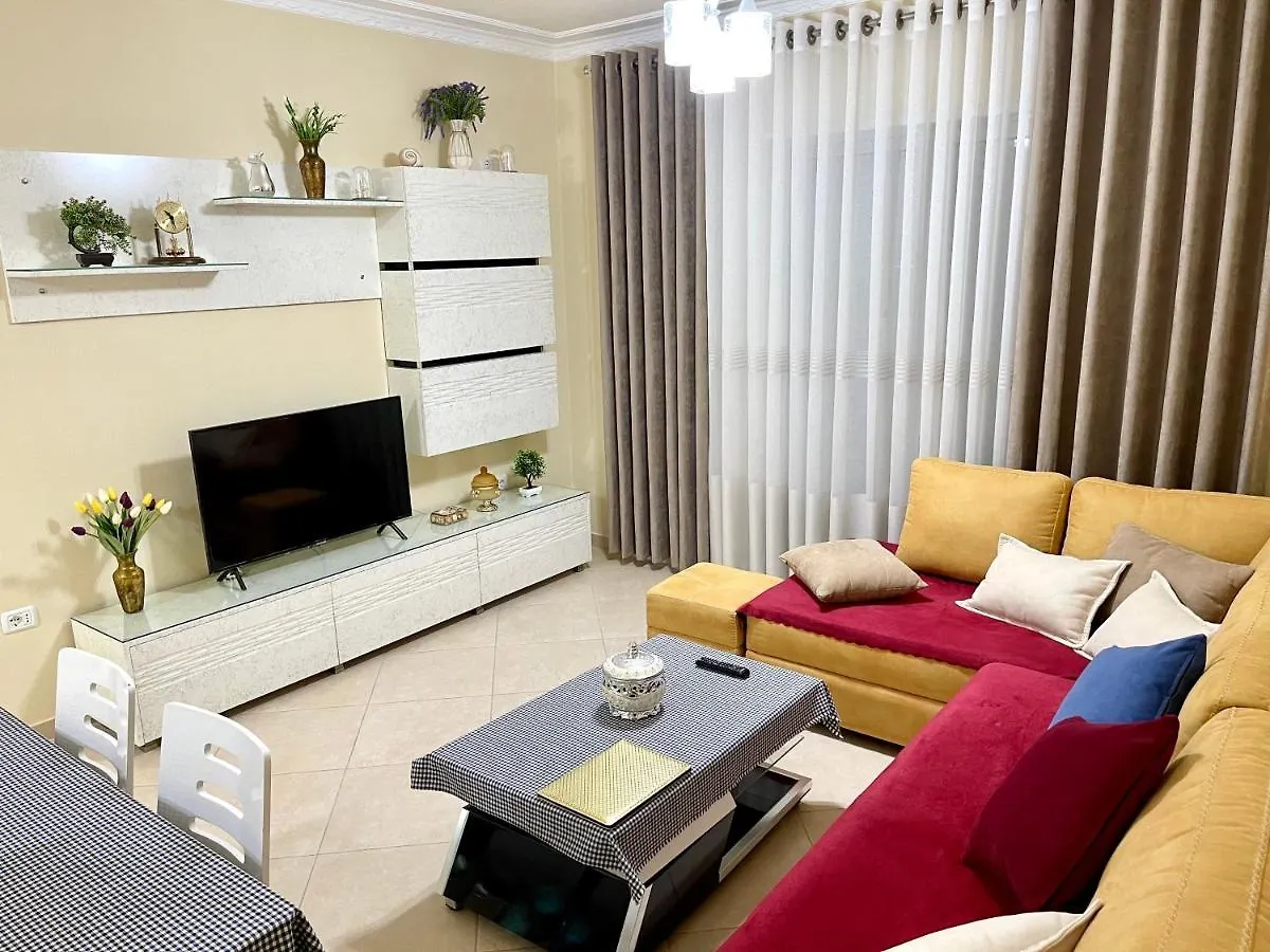 Отель Queen Isabella Premium Влёра